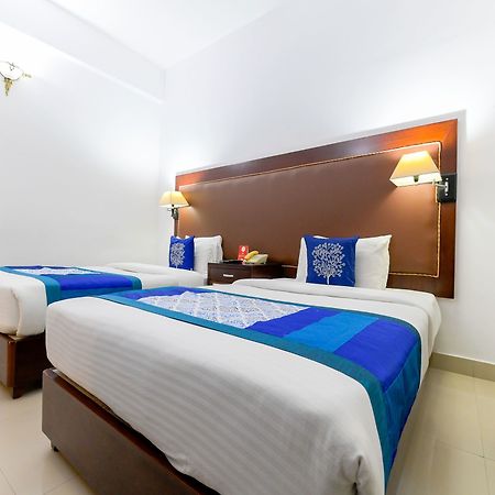 Hotel Oyo 7188 Ajantha Regency Kochi Exterior foto